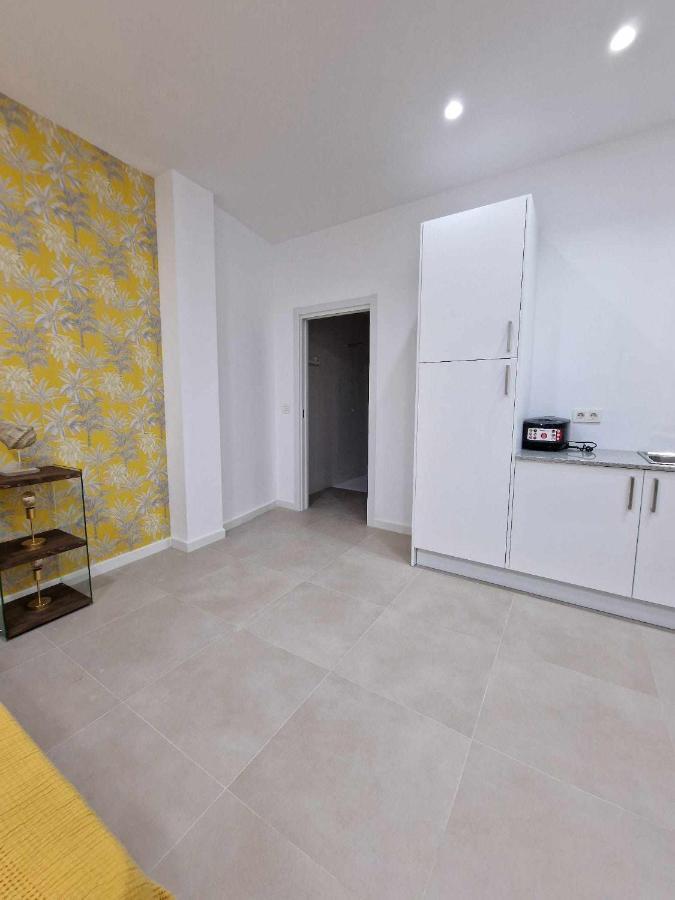 Moderno Apartamento 3 En Calle Marmoles Малага Экстерьер фото